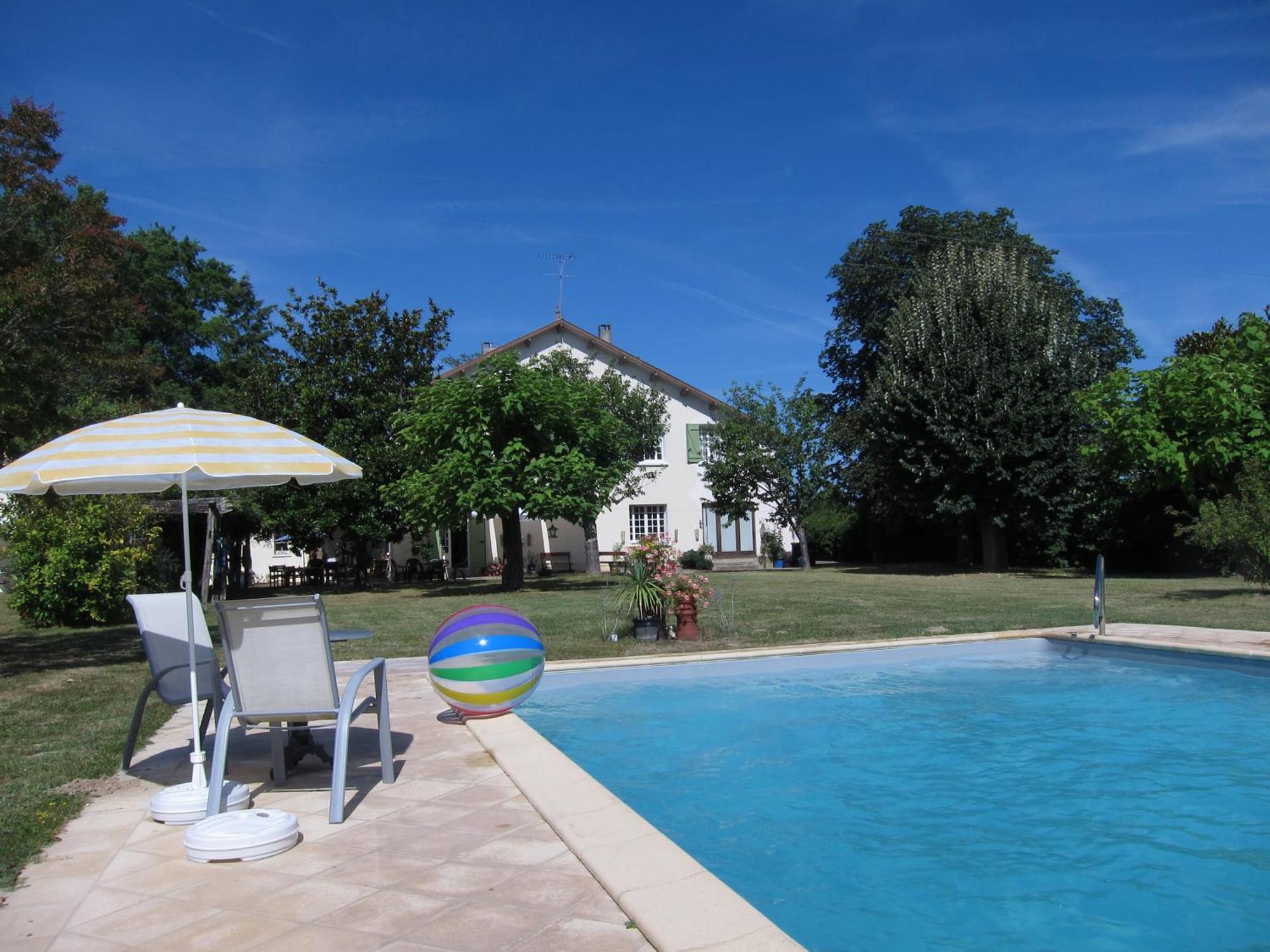 Bed and Breakfast The Retreat @ Le Grand Bois à Miramont-de-Guyenne Extérieur photo